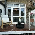 Lovely Ground Floor Studio In West London