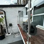 Lovely Ground Floor Studio In West London